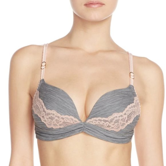 Stunning lace padded wireless bra! - Picture 10 of 10